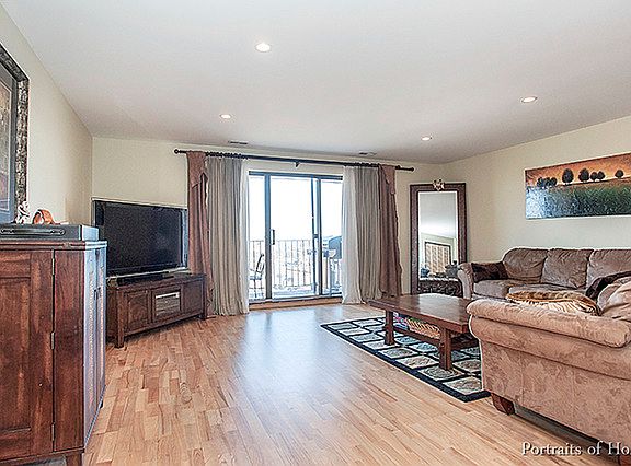 3rd image of 1777 W Crystal Ln Unit 712
