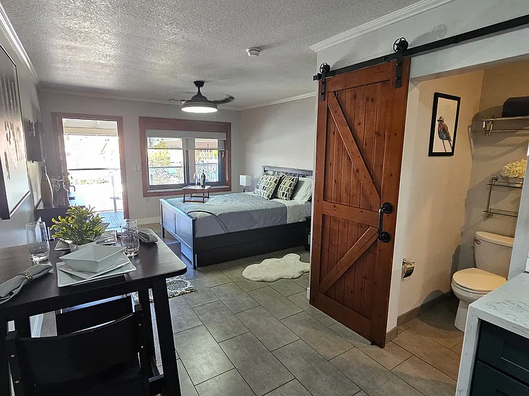 The BLVD Boutique Apartments — Photo 35