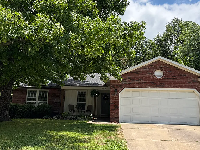 3076 N Quail Creek Dr — Photo 1