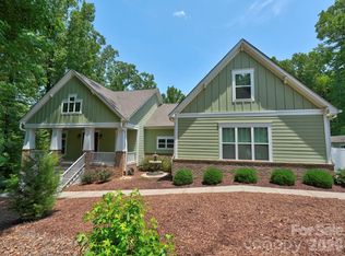 9560 Regent Dr, Davidson, NC 28036