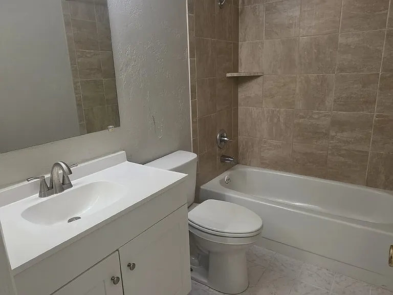 1162 Darby St — Photo 6