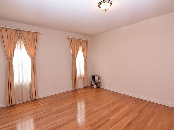 2nd image of 1843 E 28th St