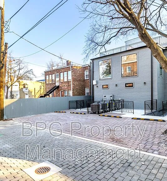 3921 W St NW #1 — Photo 39