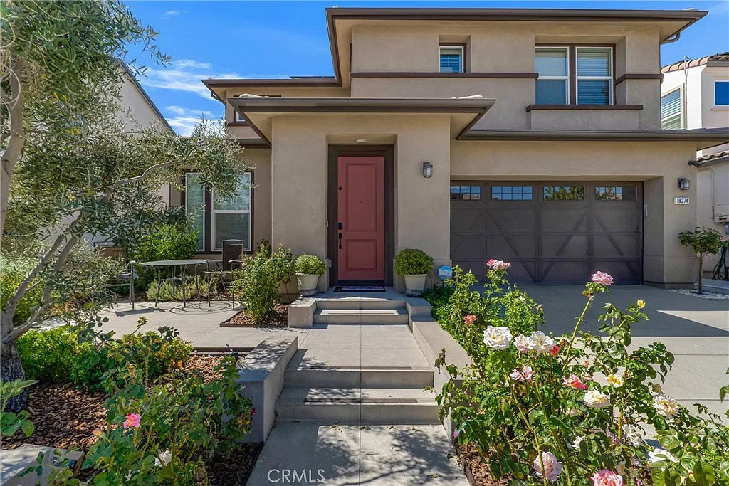 3 bed, 2.5 bath, 1882 sqft, $5,200 — Photo 1