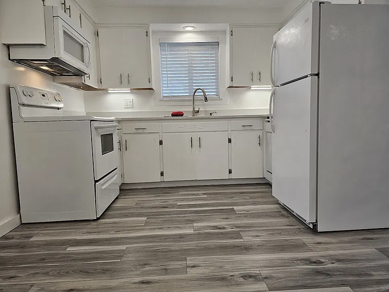 3303 River Rd N #3303 — Photo 1