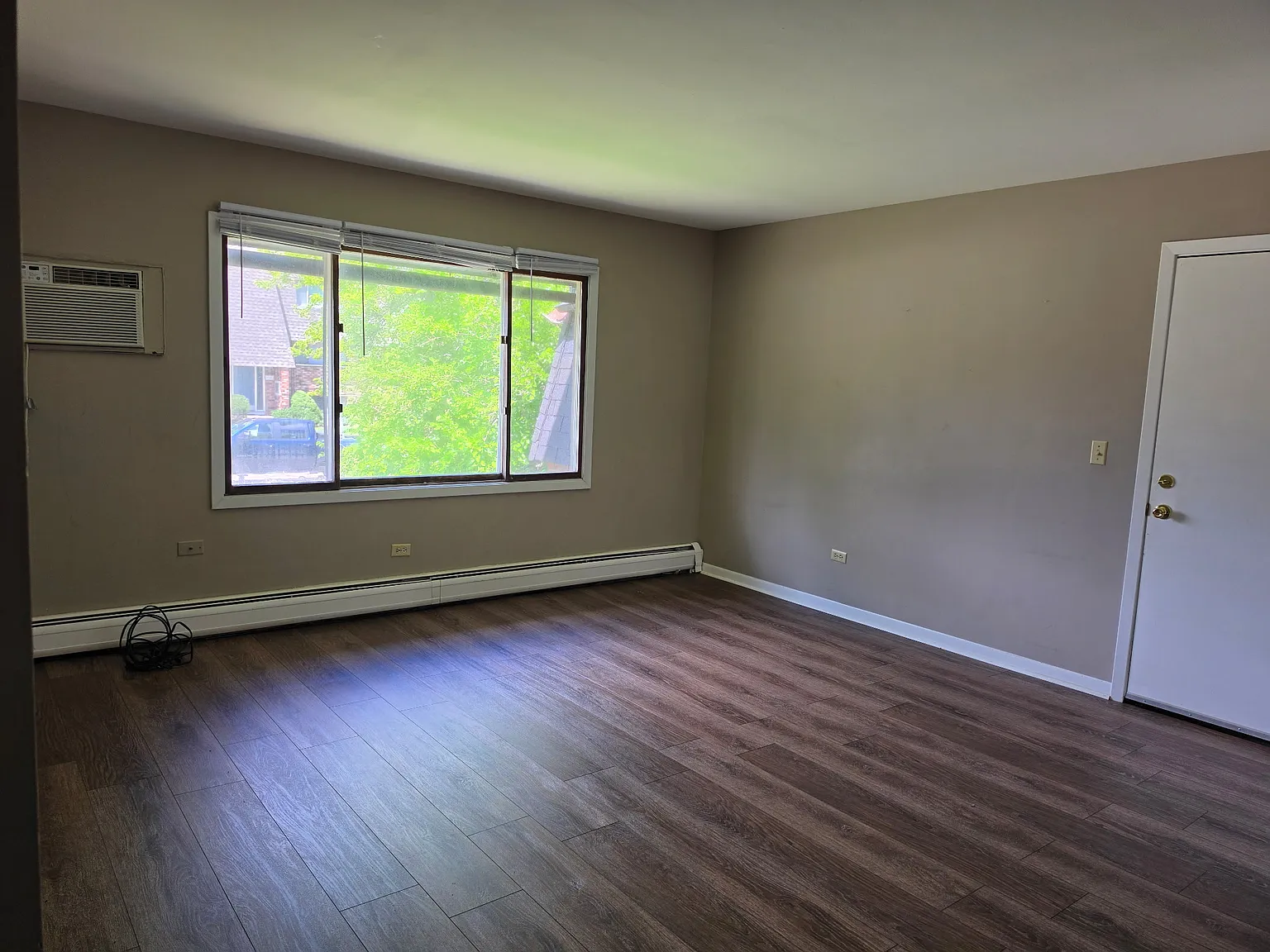 1145 Royal Boulevard — Photo 3