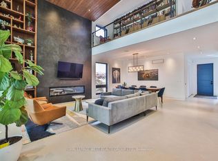 4 Old Oak Rd, Toronto, ON M9A2V8