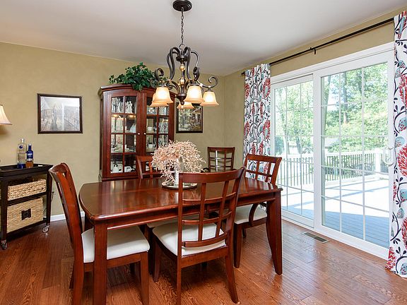 5th image of 417 Denford Way
