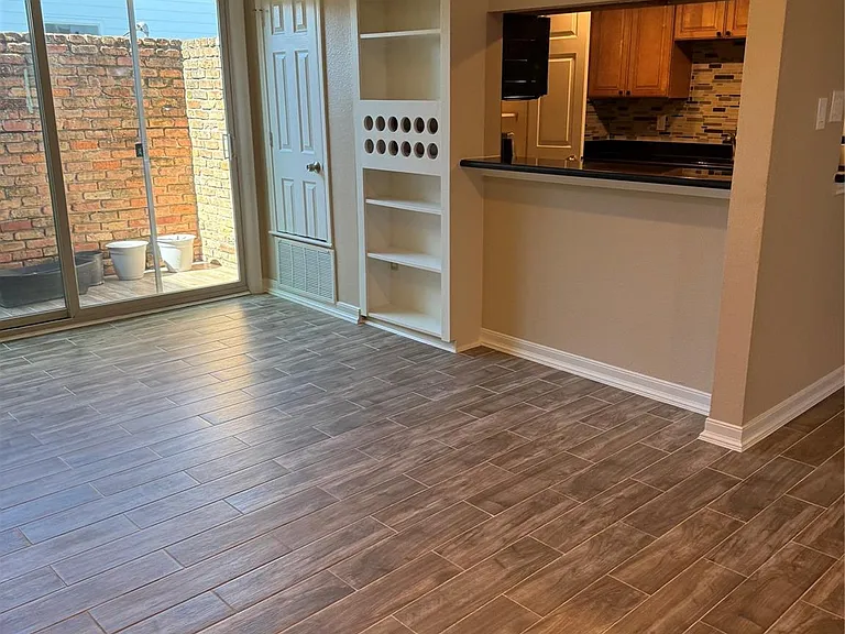 1909 Brun St #4 — Photo 8