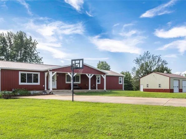 1371 Berry Dairy Rd, De Soto, MO 63020