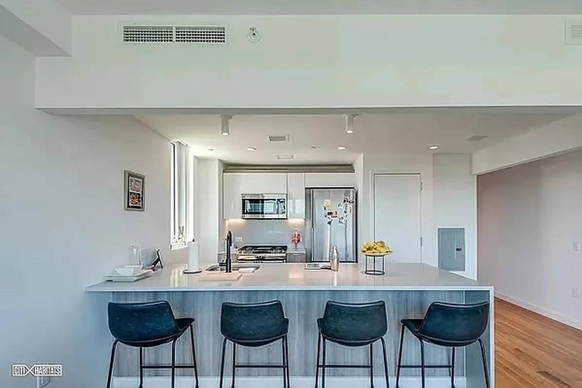 211 Mcguiness Boulevard — Photo 4