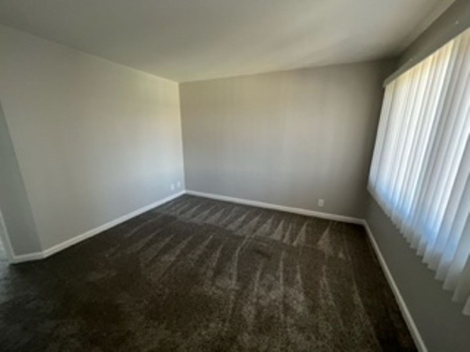 2nd image of 382 Harris Rd #31