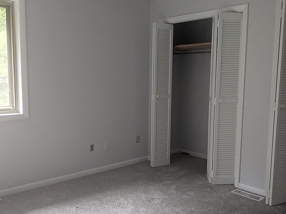 4th image of 736 Mills St #A