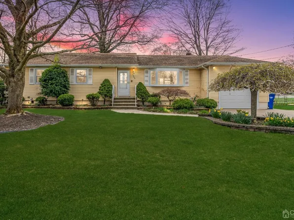 1290 Sioux Rd, North Brunswick, NJ 08902