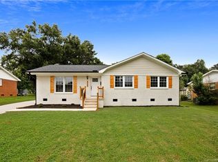 4123 Woodleaf Rd, Charlotte, NC 28205