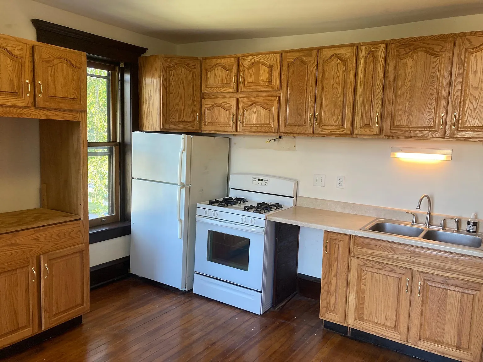 2 bed, 1000 sqft, $1,650 — Photo 4