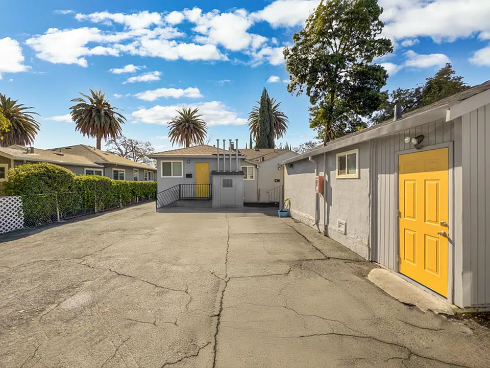 2745 Concord Blvd