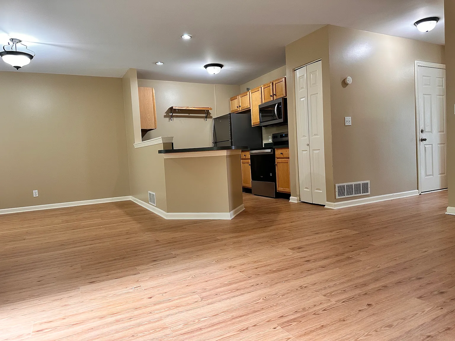 11 Westfield Pl — Photo 2