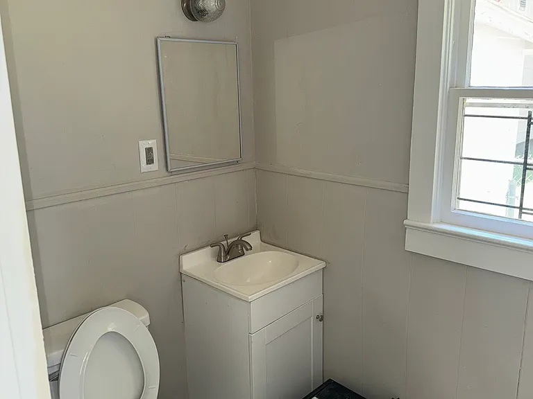 740 W Merrill St — Photo 14