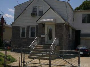 2 Park Pl, Valley Stream, NY 11580