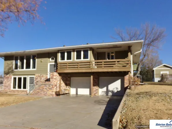 1012 Pioneer Dr, Beatrice, NE 68310