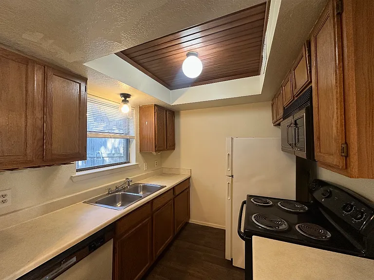 900 W Mulberry St #8 — Photo 7