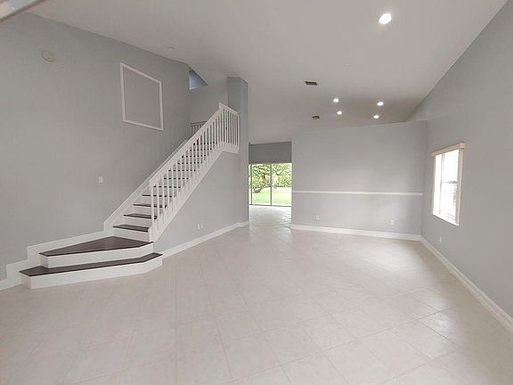 3rd image of 4190 Bahia Isle Cir