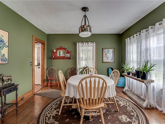 3rd image of 208 Wyoming Ave