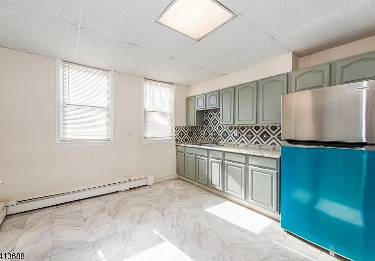 226 Franklin Ave #2R — Photo 13