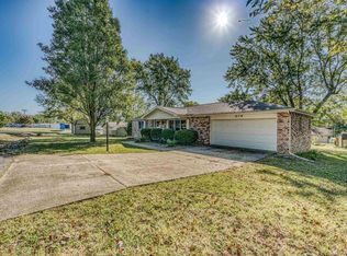 616 Broadmoor Cir, Mountain Home, AR 72653
