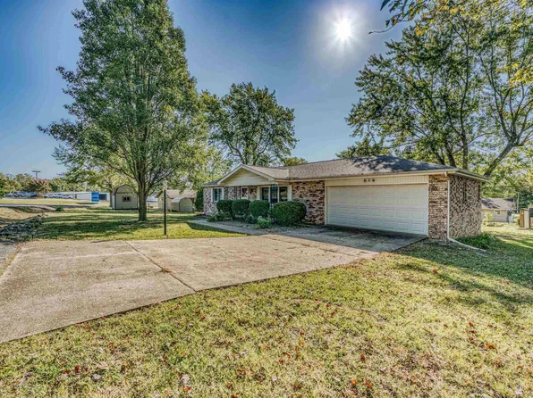 616 Broadmoor Cir, Mountain Home, AR 72653
