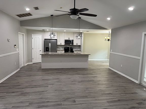 4th image of 6013 NW 41st Ln