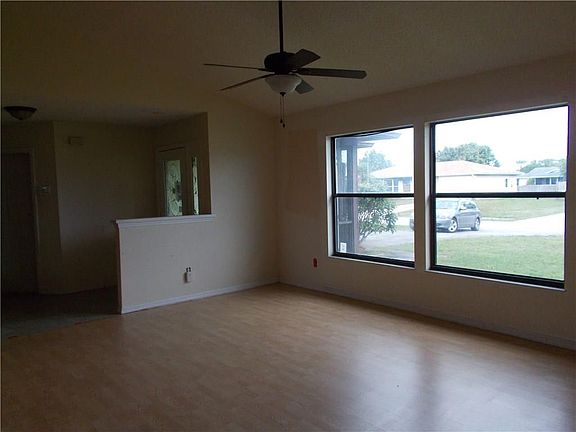 5th image of 170 SE Duval Ave