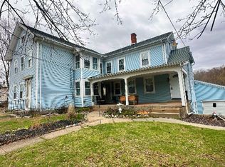 8 Lakeview St #2, East Hampton, CT 06424