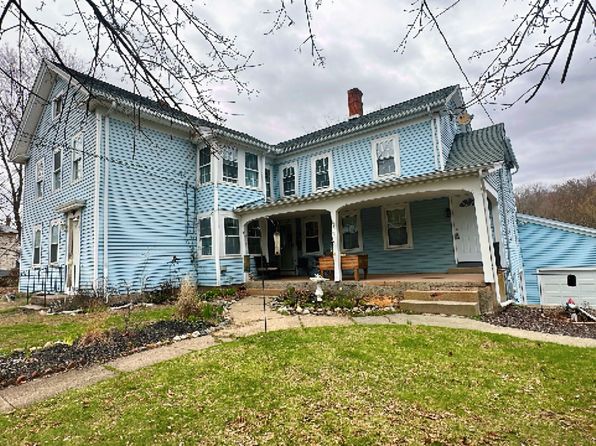 8 Lakeview St #2