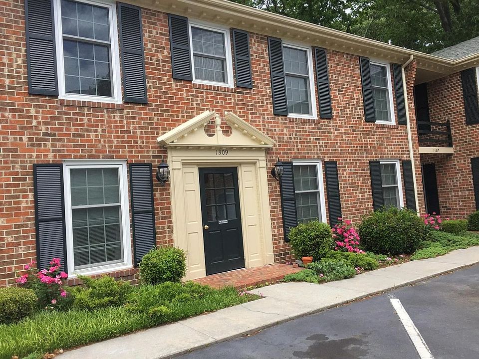 1st image of 1305-1309 Cypress Ave #102