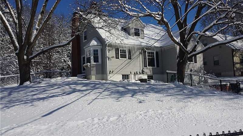 2nd image of 129 22nd St NE