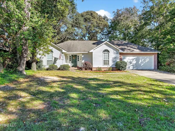 8826 Kipapa Way, Diamondhead, MS 39525