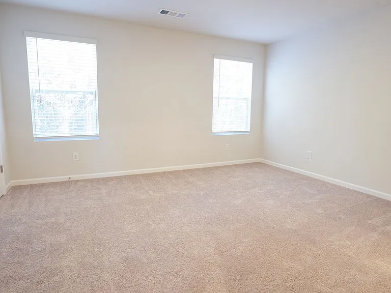 129 Cecil Rd — Photo 26