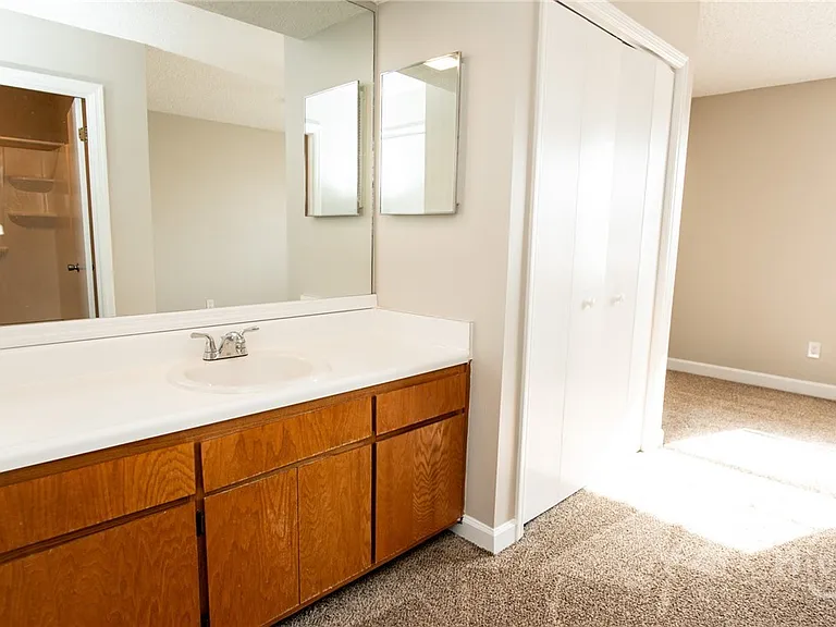 290 Appleby Dr #252 — Photo 21