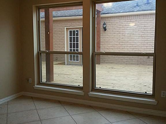 4th image of 13919 Oakwood Ln
