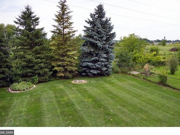 Backs up to regional trail