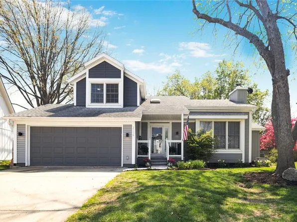 2116 S Lennox Dr, Olathe, KS 66062