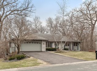 8597 Coachmans Ln, Eden Prairie, MN 55347