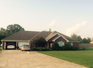 190 Bridgewood Dr, Killen, AL 35645