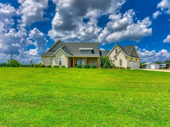 10101 E 2nd St, Leighton, AL 35646