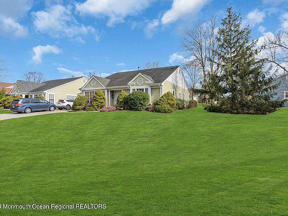 3rd image of 1099 B Buckingham Drive