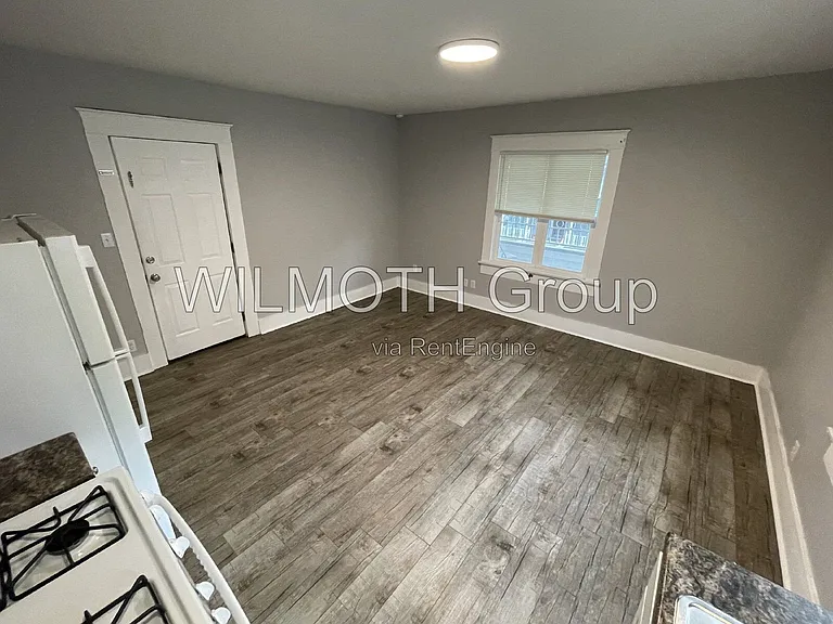 129 W Hendricks St #4 — Photo 5