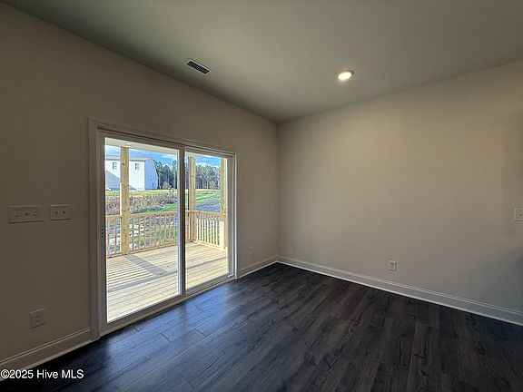 5th image of 318 Danube Drive