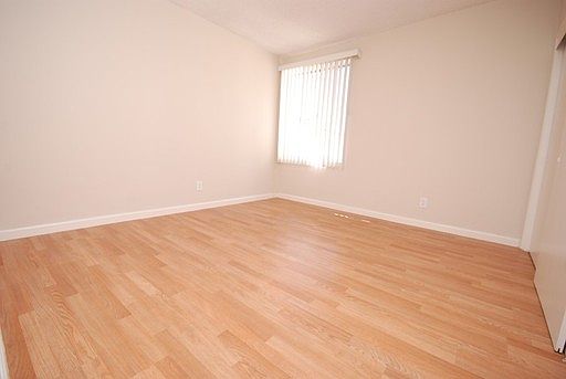 5th image of 910 N Orange Grove Ave APT 13